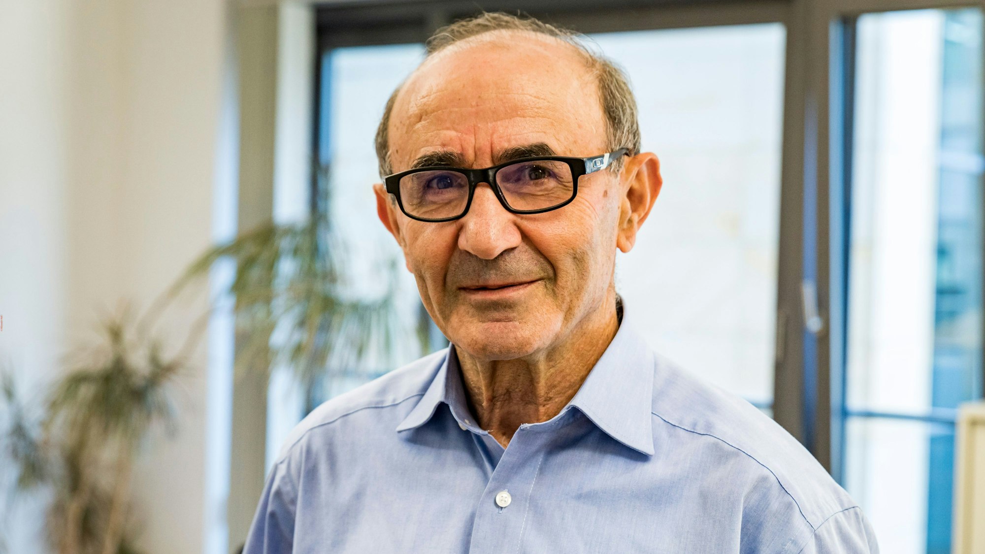 Dienstag 21.07.2020 Köln
Interview Gespräch Talk mit Mitgliedern des Integrationsrats der Stadt Köln, zu den Integrationswahlen am 13. September 2020.
Integration Integrationsrat Integrationswahl.
Tayfun Keltek (Türkei).
Aufgenommen am: 21.07.2020
Foto: Alexander Roll (Staff)