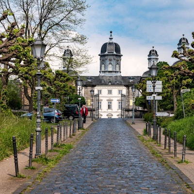Blick auf das Schloss in Bensberg von der Schlossstraße aus gesehen.