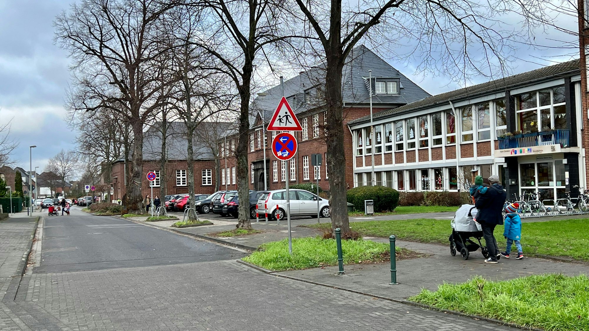 Katholische Grundschule St. Stephanus und Hans-Christian-Andersen-Schule an der Lohrstraße in Hitdorf