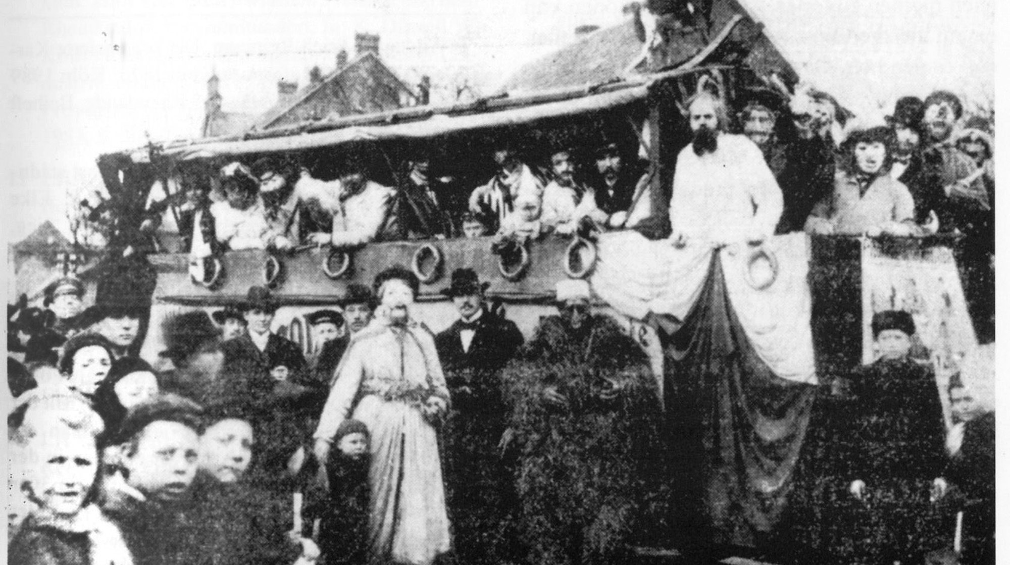 Ein Karnevalswagen in Opladen, 1904 oder 1906
