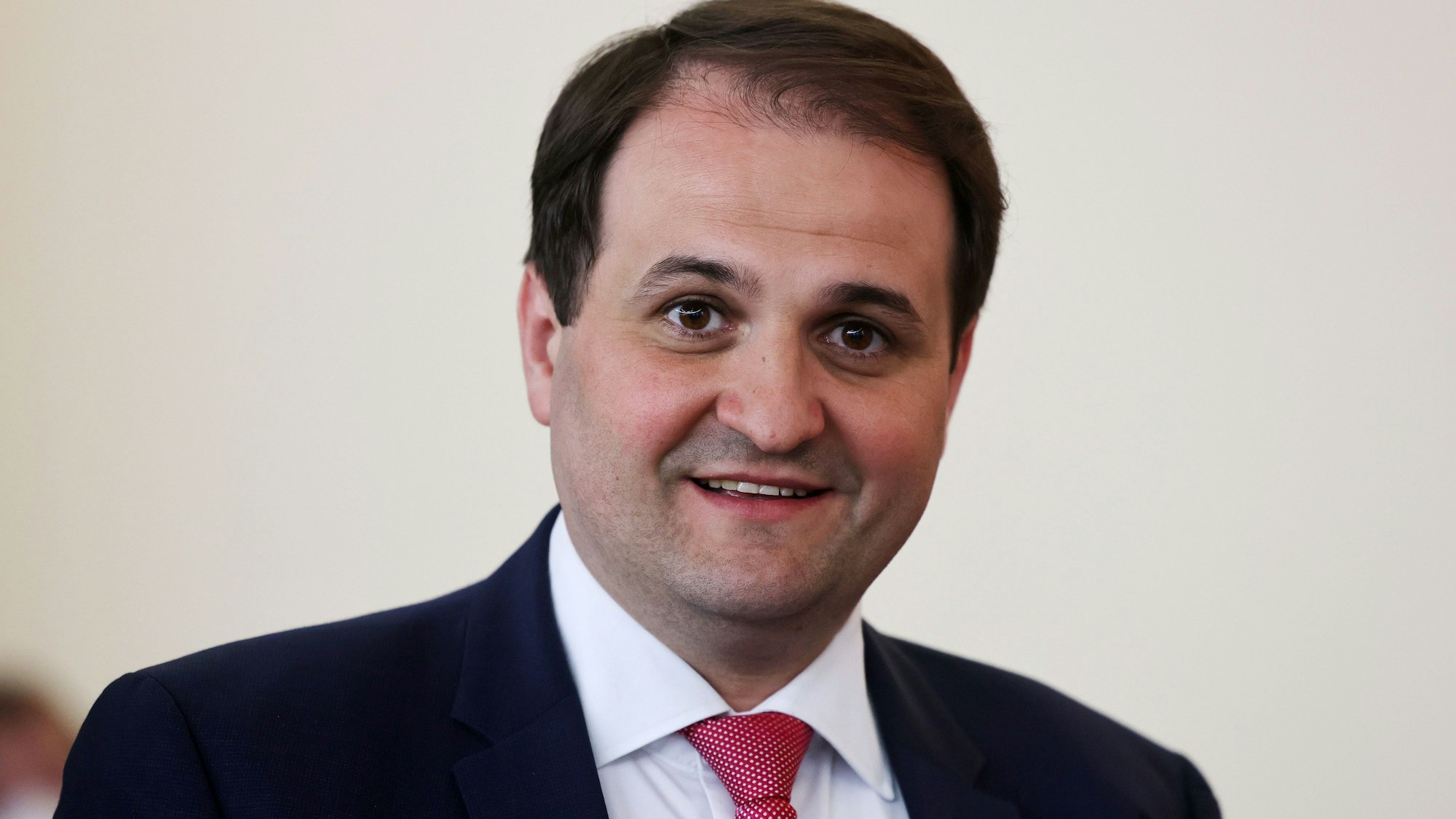 Nathanael Liminski (CDU), Chef der Staatskanzlei des Landes Nordrhein-Westfalen, kommt zu einem Empfang.