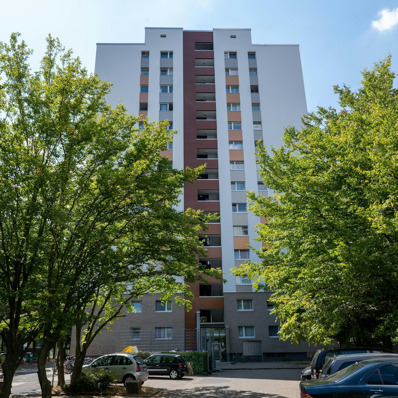 Das Mehrparteienhaus in der Gemsheimer Straße 17, in der es zu der Zwangsräumung kam.