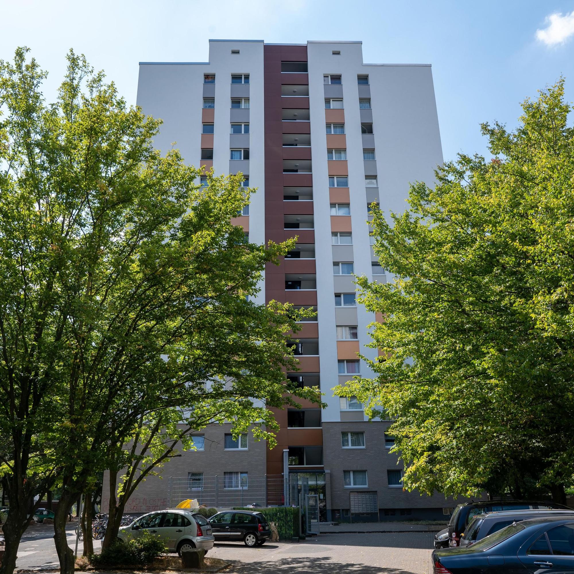 Das Mehrparteienhaus in der Gemsheimer Straße 17, in der es zu der Zwangsräumung kam.