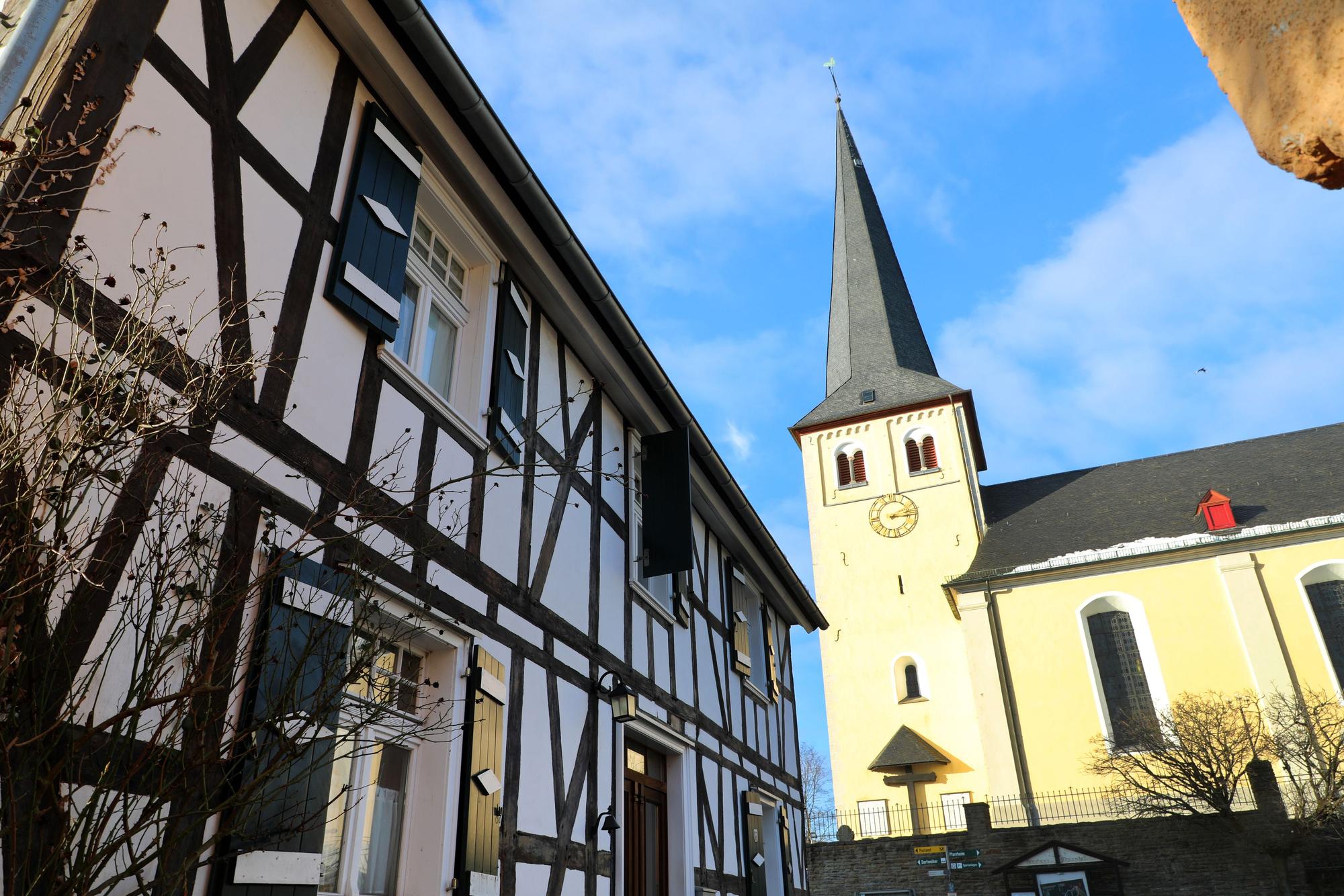 Rund um Winterscheid, Ruppichteroth, St. Servatius Kirche