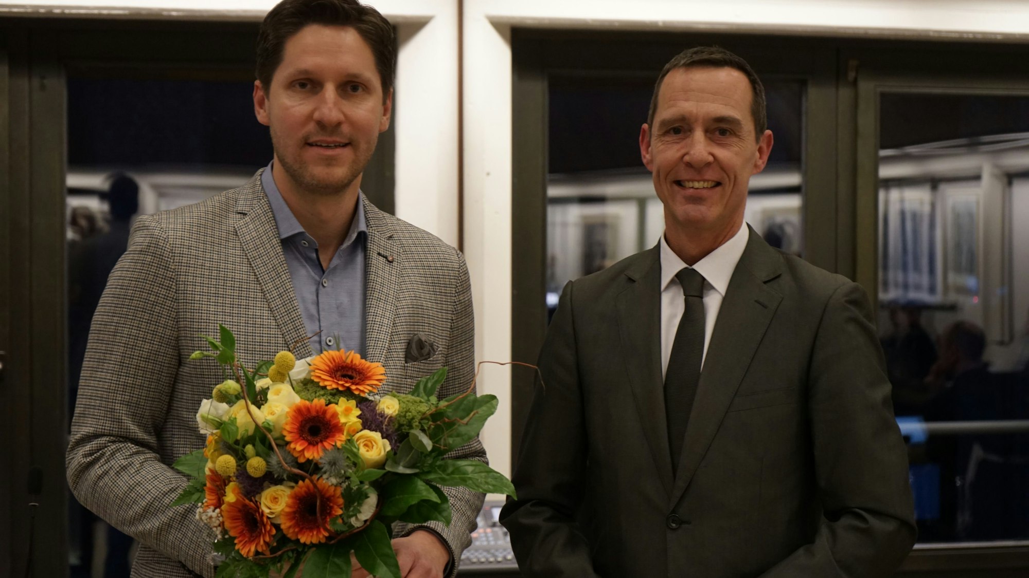 Dominik Laufs (links) ist vom Rat der Kolpingstadt zum Ersten Beigeordneten ernannt worden.