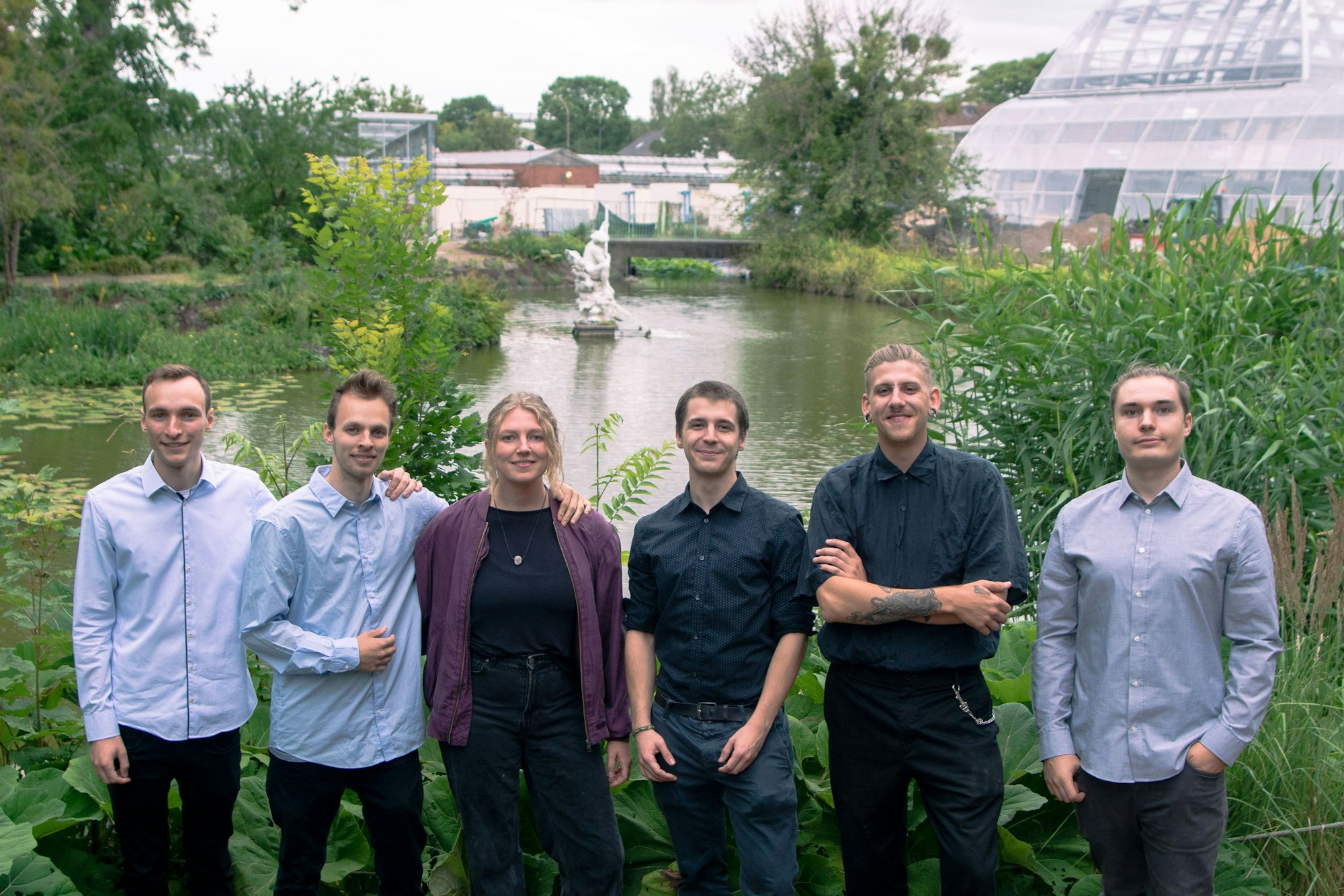 Das Team von Hydrofarms Köln (von links nach rechts): Lukas Scholz (Technik), Timon Scholz (Geschäftsführung), Anna Riehl (Personal und Projektmanagement), Felix Dielentheis (Finanzen), Yannick Hoyer (Sales, Marketing, Design), Marco Kerp (Biologie).