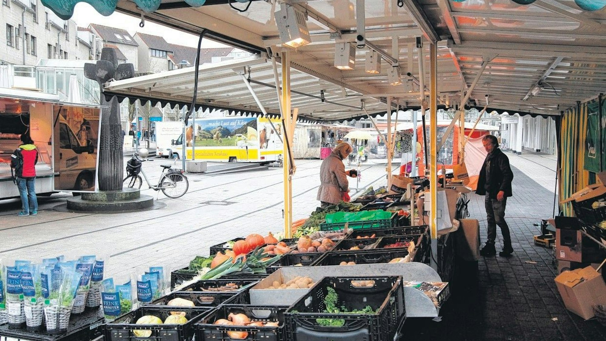 Stände des Hennefer Wochenmarktes