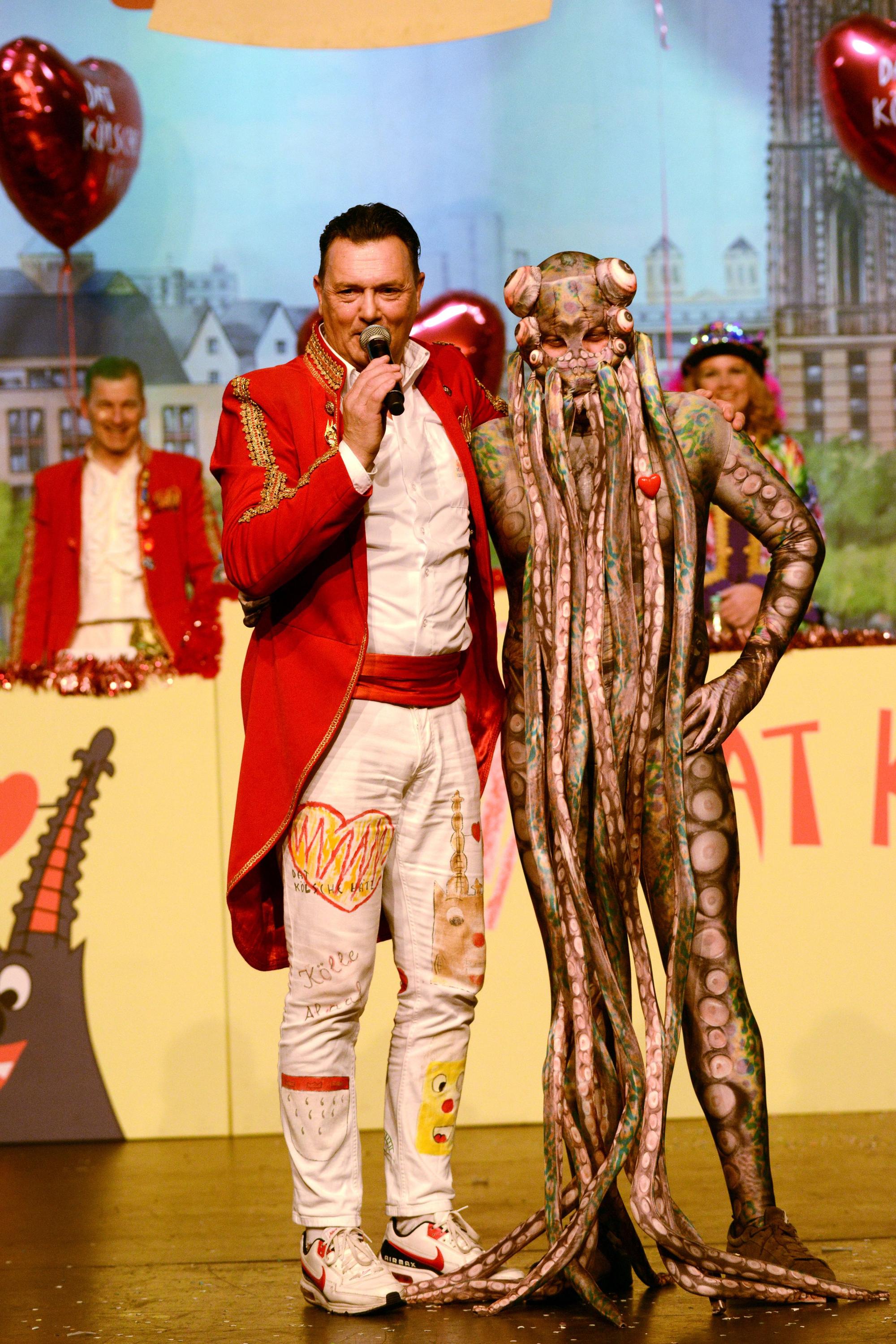 Robert Greven, Sitzungsleiter von Dat Kölsche Hätz, und als Qualle Andreas Bode