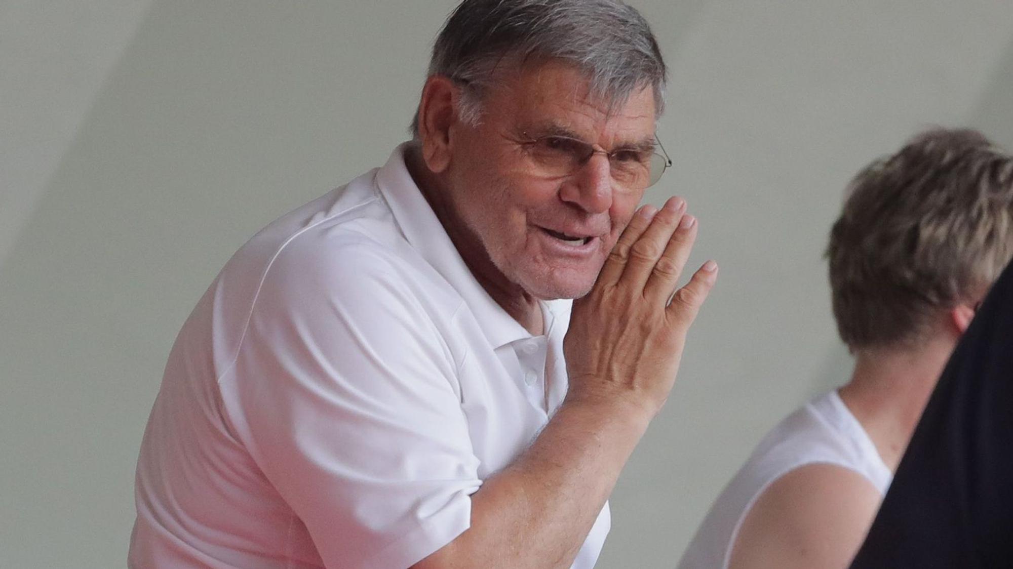 Wolfgang Weber zu Besuch im Franz-Kremer-Stadion