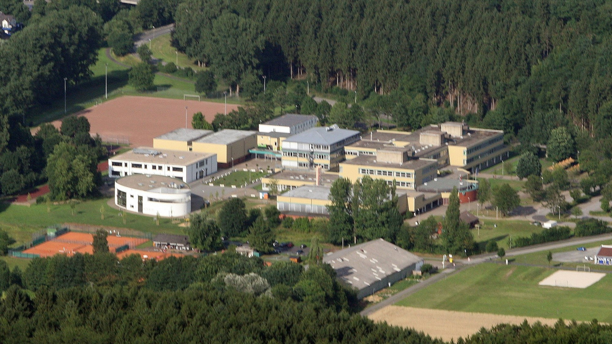 Die Sanierung des Schulzentrums Cyriax stellt die Stadt Overath weiter vor große Aufgaben.