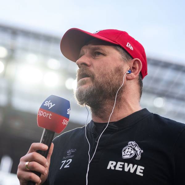 Kölns Trainer Steffen Baumgart gibt ein TV-Interview.