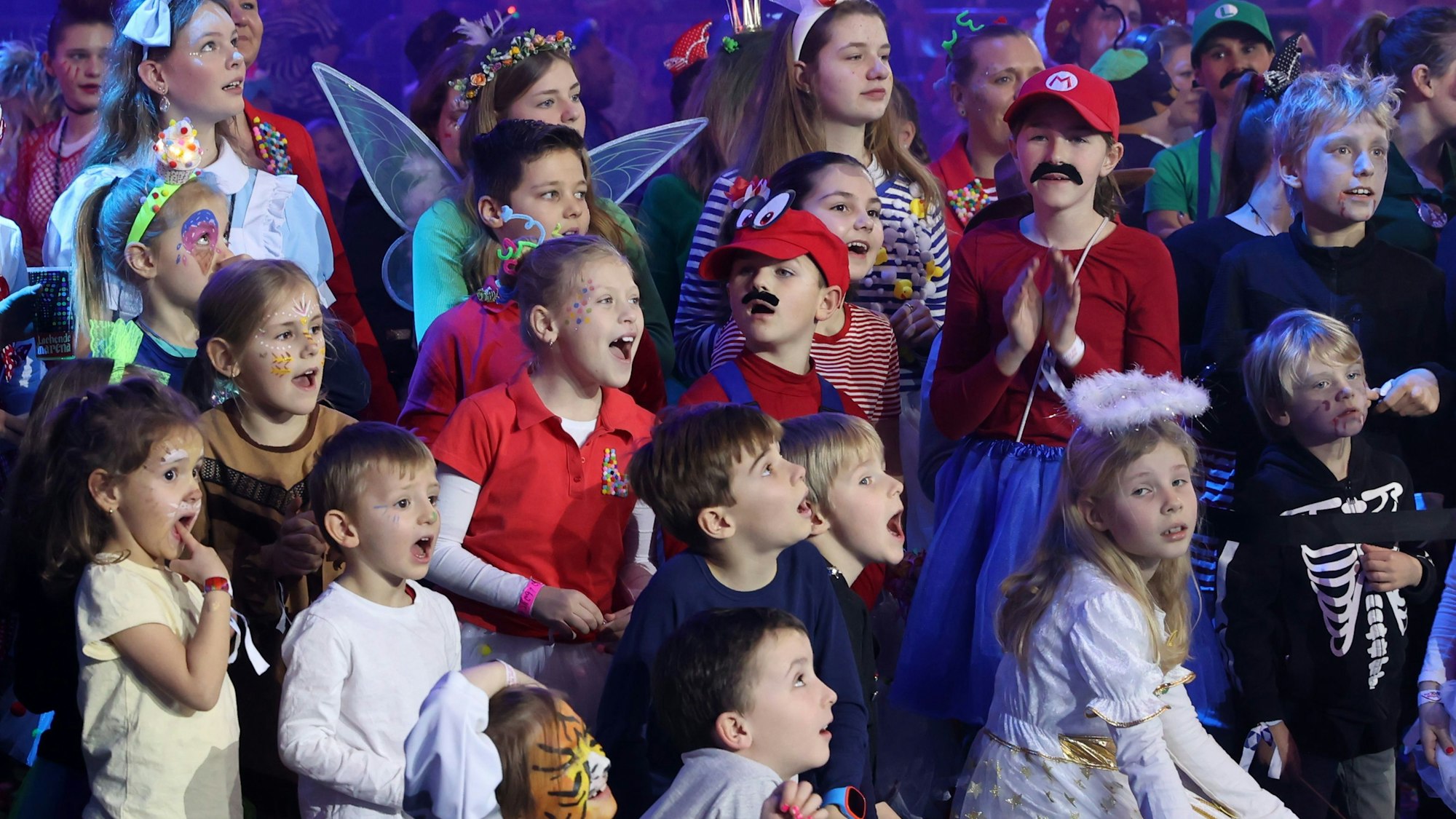 04.02.2023
Köln:
Lachende Pänzarena in der Lanxess Arena
Foto: Martina Goyert