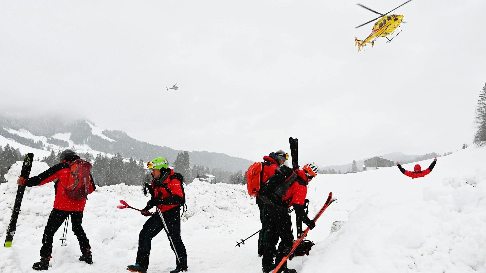 Bergretter sind im Einsatz im Bereich Fieberbrunn in Österreich.
