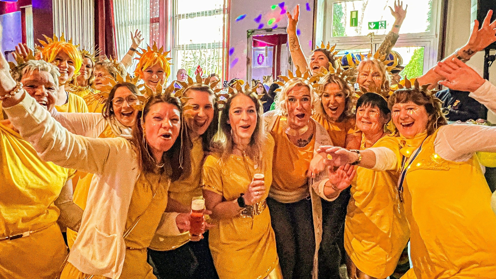 FLK-Damensitzung mit Leichlinger Sonnenscheinchen