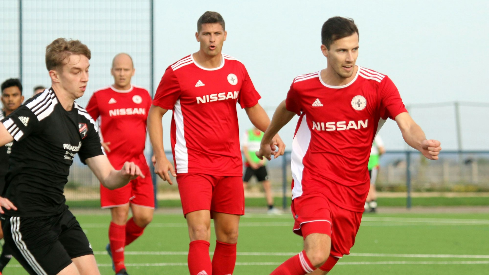 David Sasse verfolgt hier als Spielertrainer des TuS Zülpich II einen Angriff seiner Mannschaft.