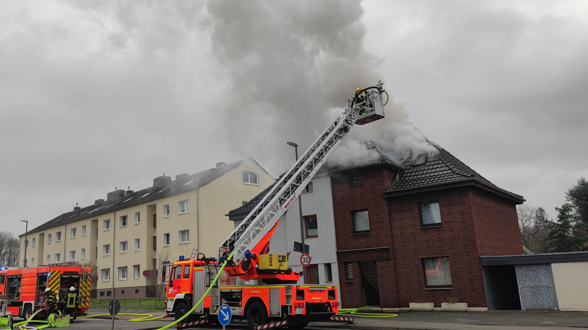 Dachstuhlbrand in Chorweiler