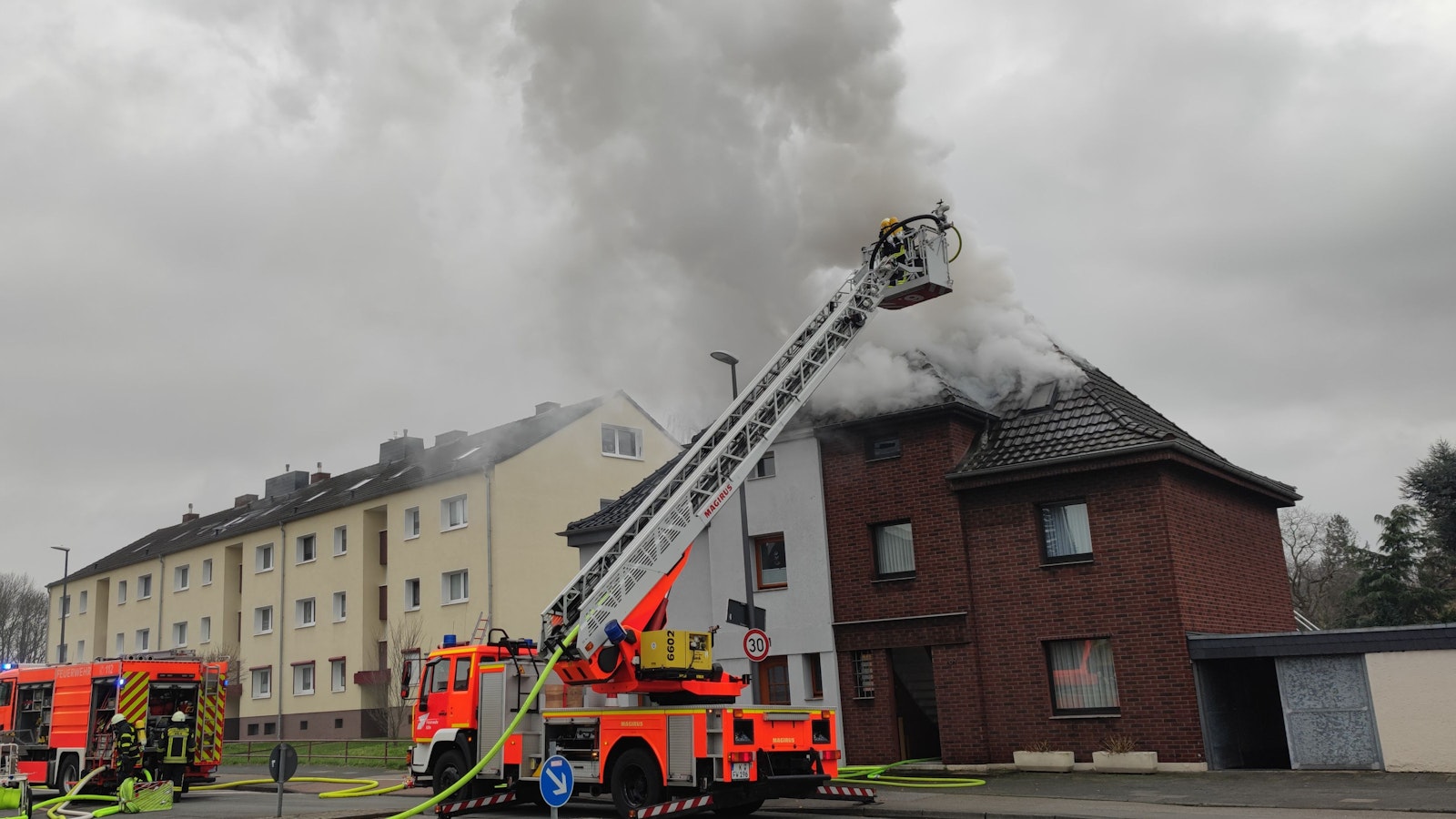 Dachstuhlbrand in Chorweiler