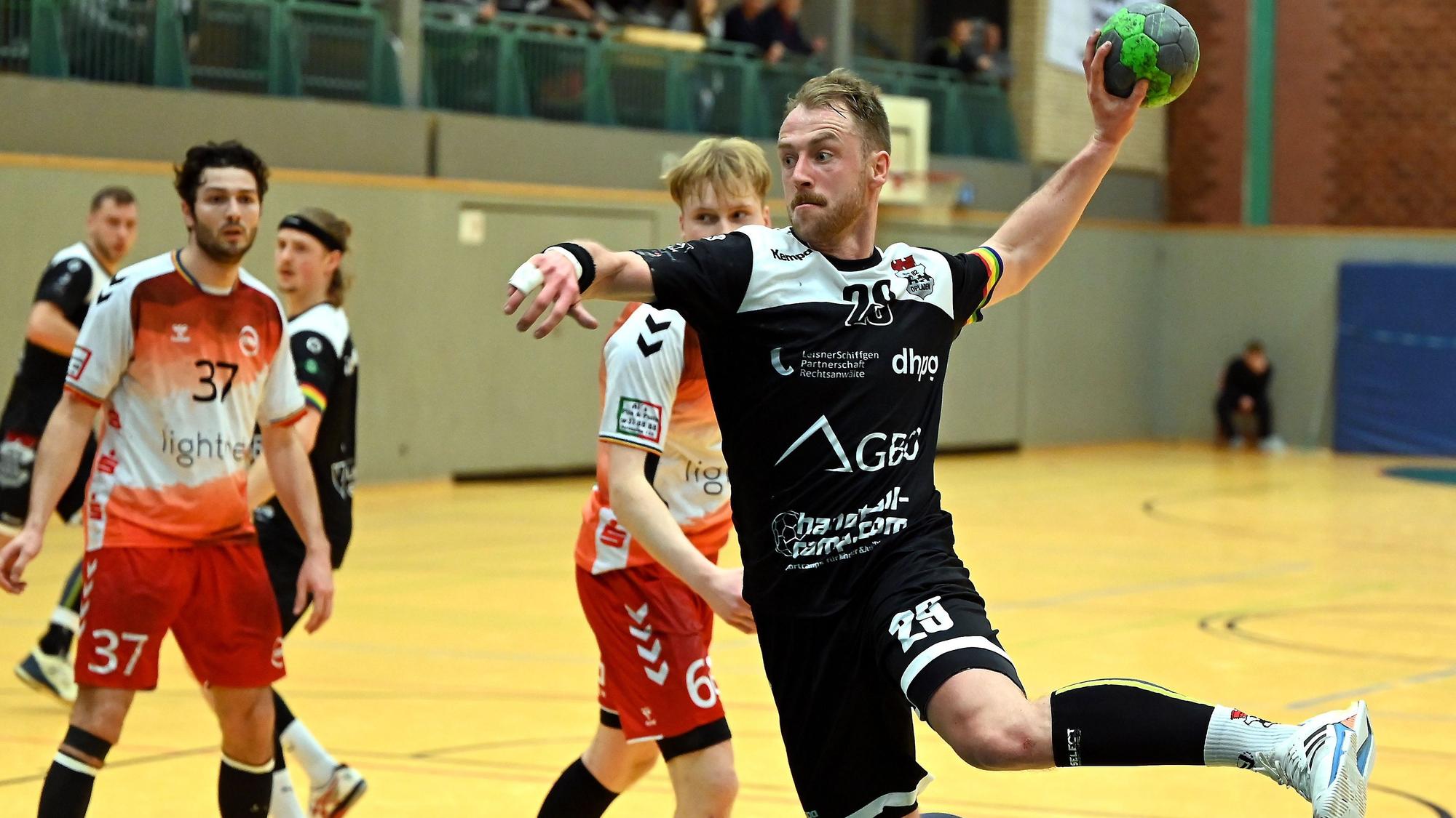04.02.2023, Handball-Tus Opladen-Hamm
rechts: Markus Sonnenberg (Opladen)
Foto: Uli Herhaus