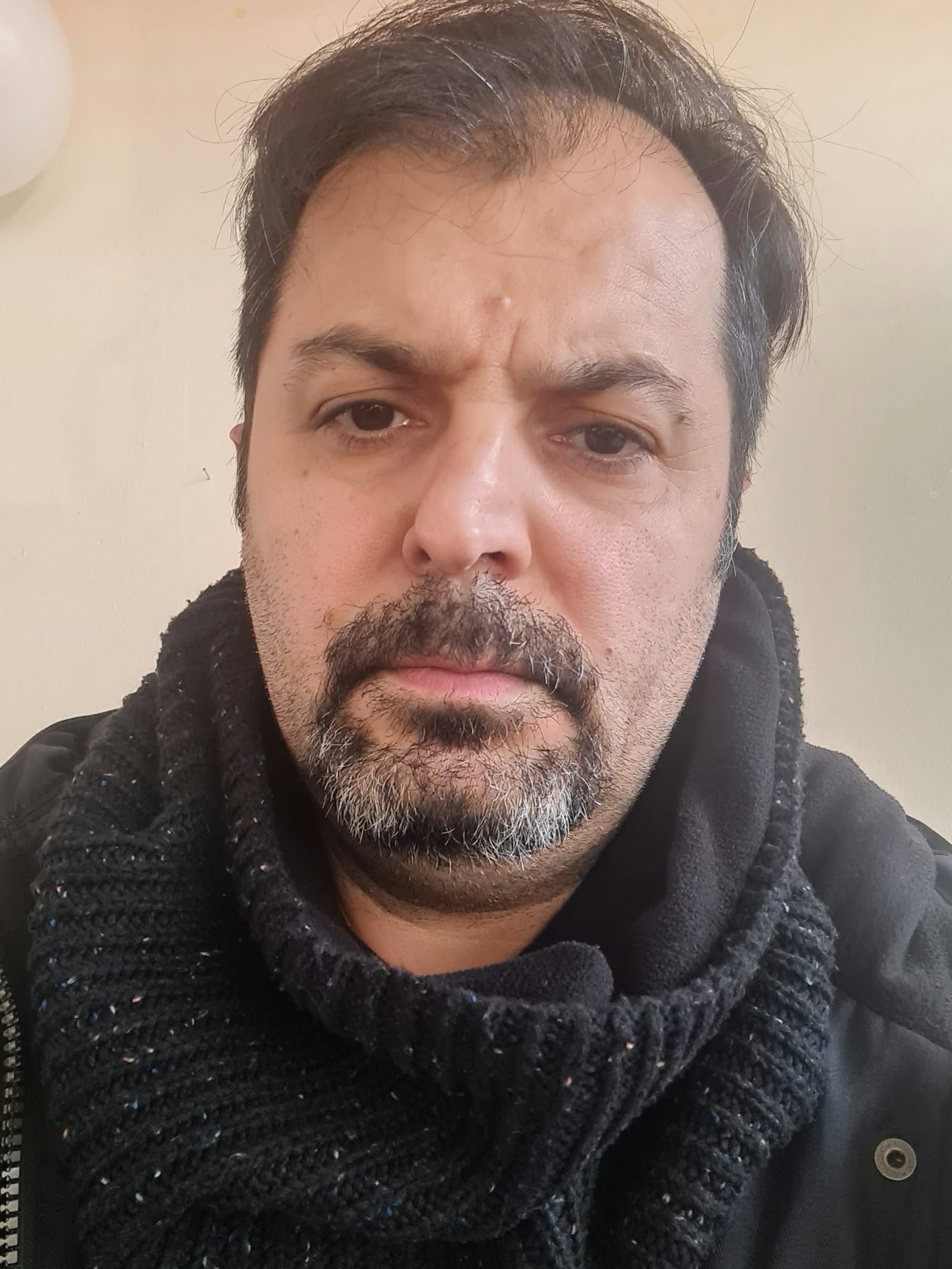 Erdal Alicpinar aus Wesseling hat Angehörige beim Beben in der Türkei verloren.Familie Acar