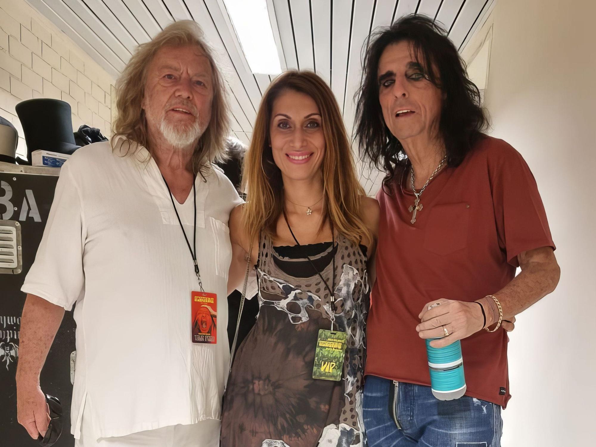 Gruppenfoto mit Dieter Dierks, einer Frau und Alice Cooper