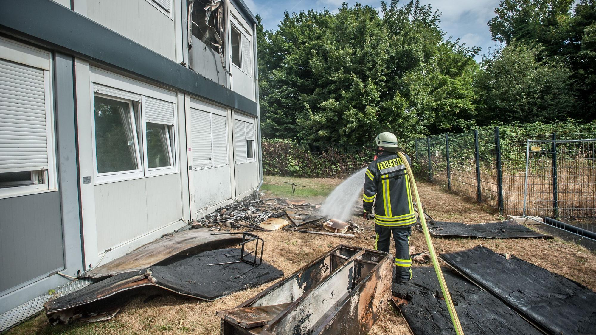 Heinrich-Claes-Straße Feuer in 1. OG Caritas-Container. Foto: Ralf Krieger