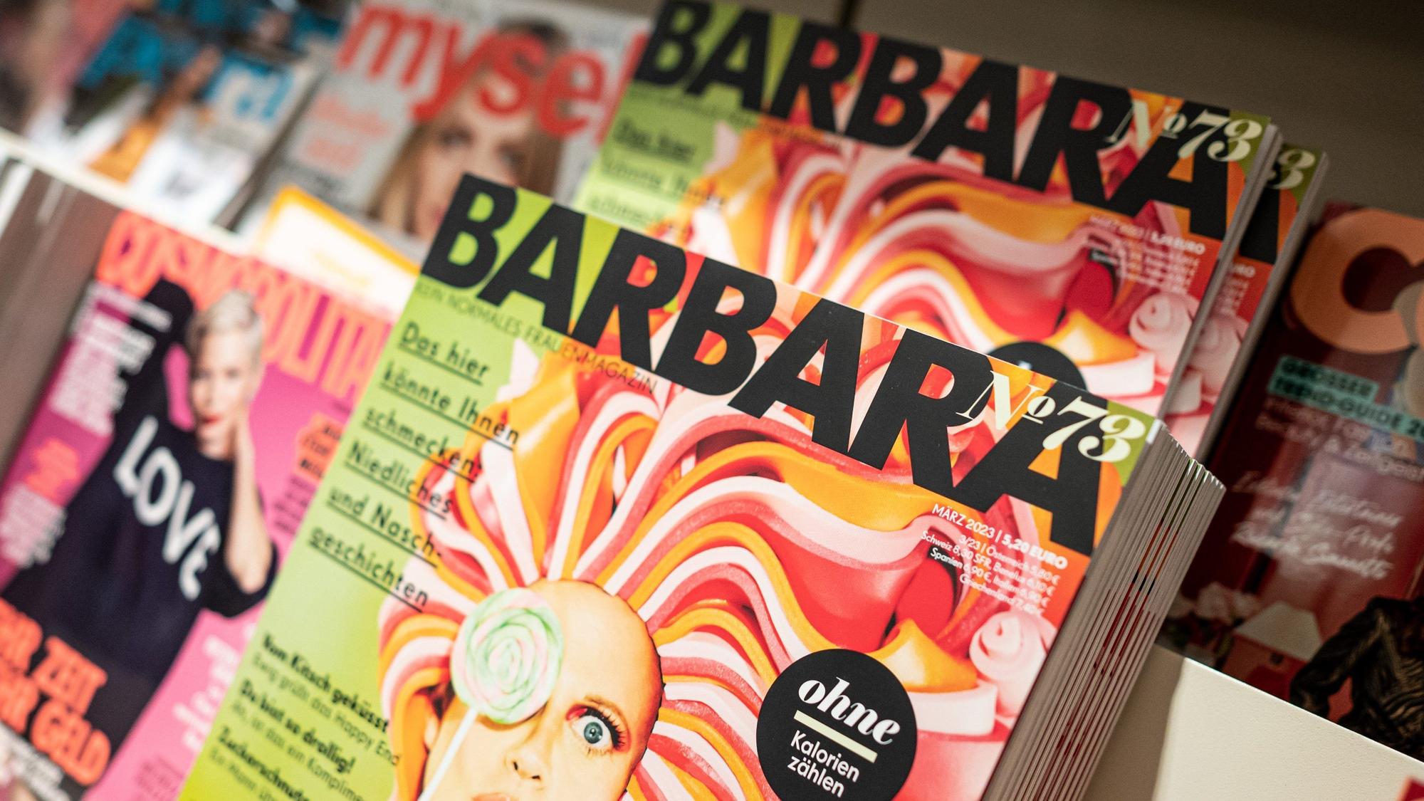 Die Zeitschrift „Barbara“ liegt in einem Zeitschriftenständer in einem Geschäft.