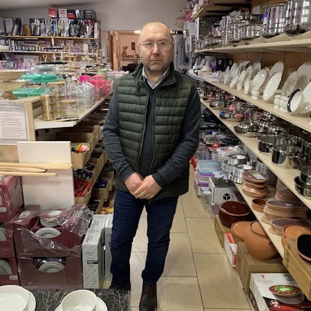 Erdogdu in seinem Elektrohandel auf der Keupstraße.