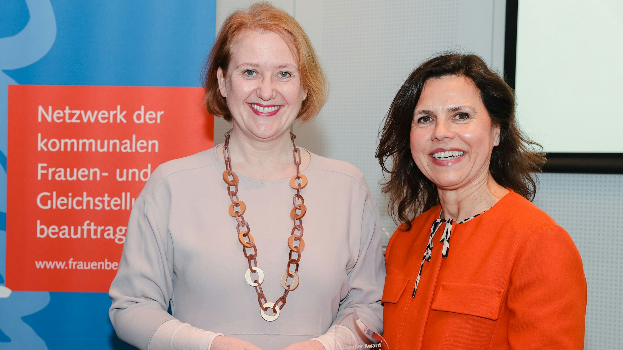 Bettina Mötting (rechts) und Lisa Paus (links).