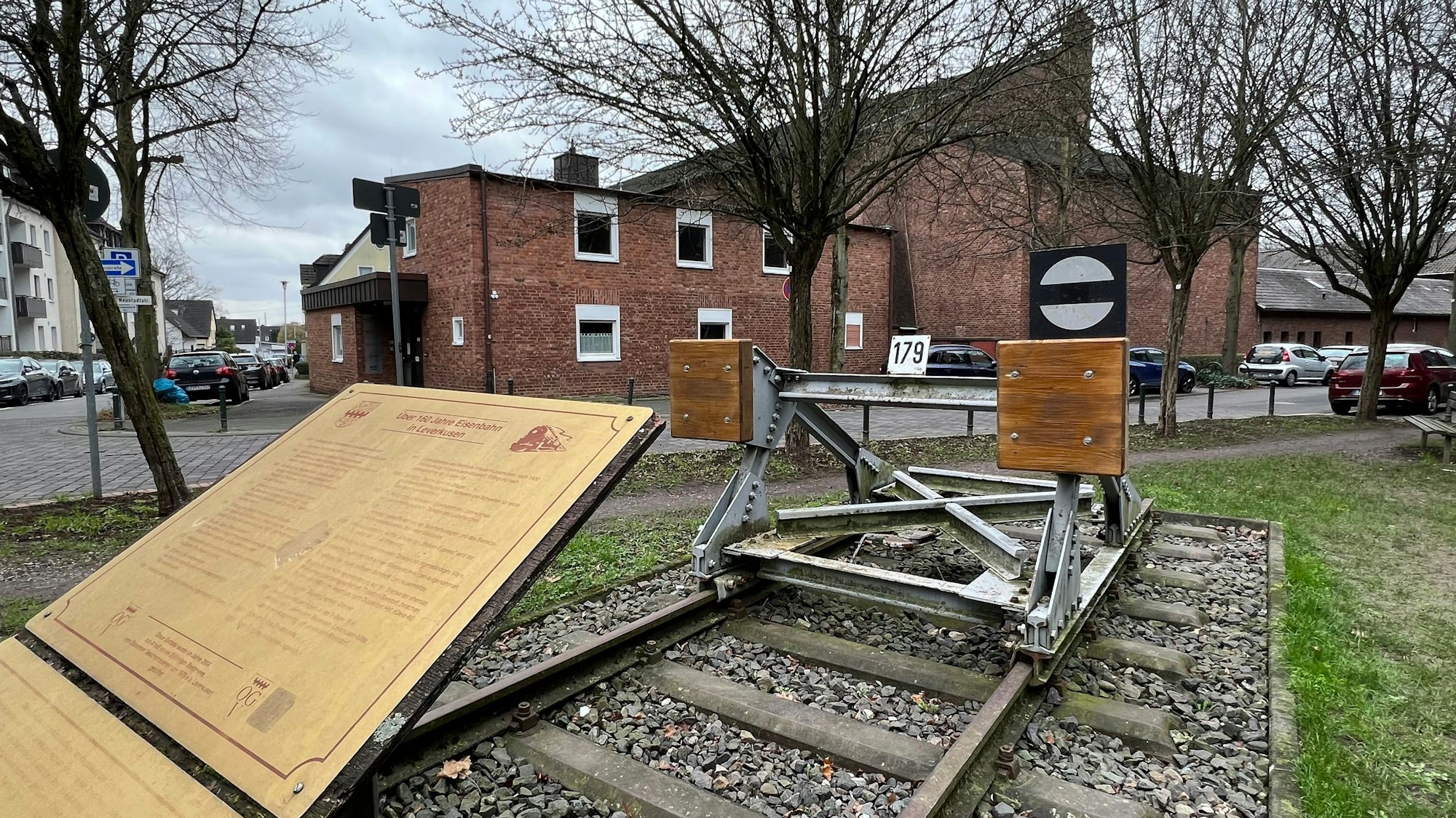 Eisenbahn-Gedenkstätte an der Neustadtstraße in Opladen