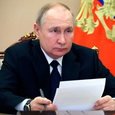 Dieses von der staatlichen russischen Nachrichtenagentur Sputnik via AP veröffentlichte Foto zeigt Wladimir Putin, Präsident von Russland, der per Videokonferenz an der Eröffnungszeremonie für das Gaskondensatfeld Kowykta teilnimmt.