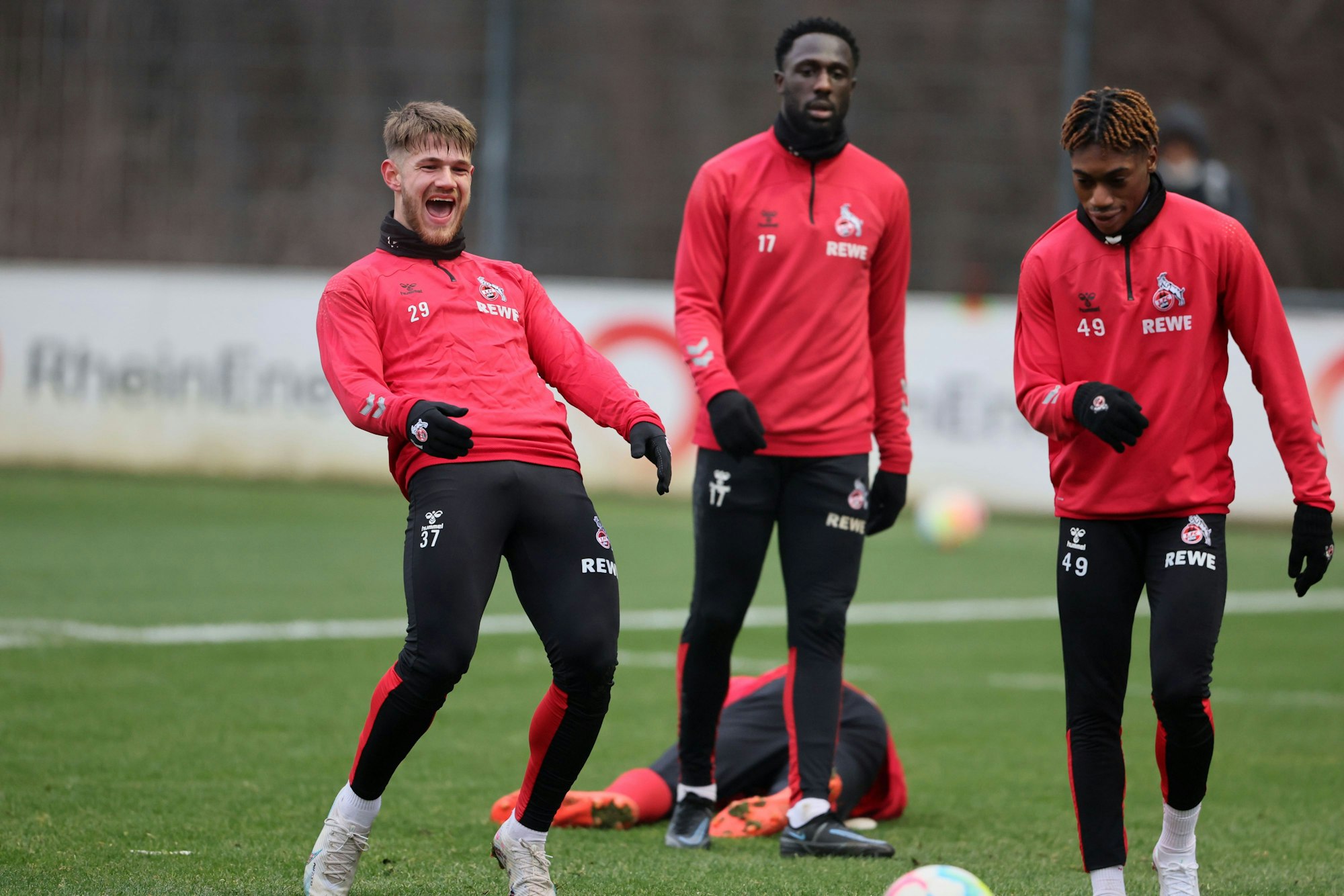 Jan Thielmann (v.l.), Kingsley Schindler und Justin Diehl trainieren beim 1. FC Köln.