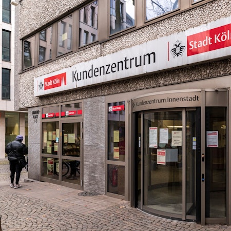 04.02.2022, Köln:
Kundenzentrum der Stadt Köln auf dem Laurenzplatz in der Kölner Innenstadt.
Freitag 4. Februar 2022
Aufgenommen am: 04.02.2022
Foto: Alexander Roll (Staff)