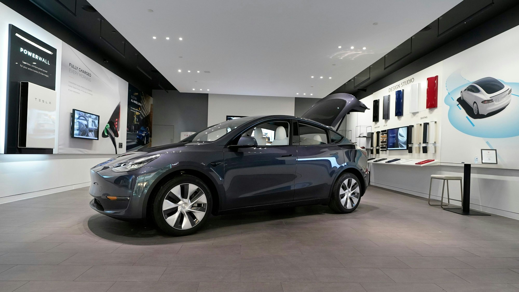 Tesla Model Y Long Range