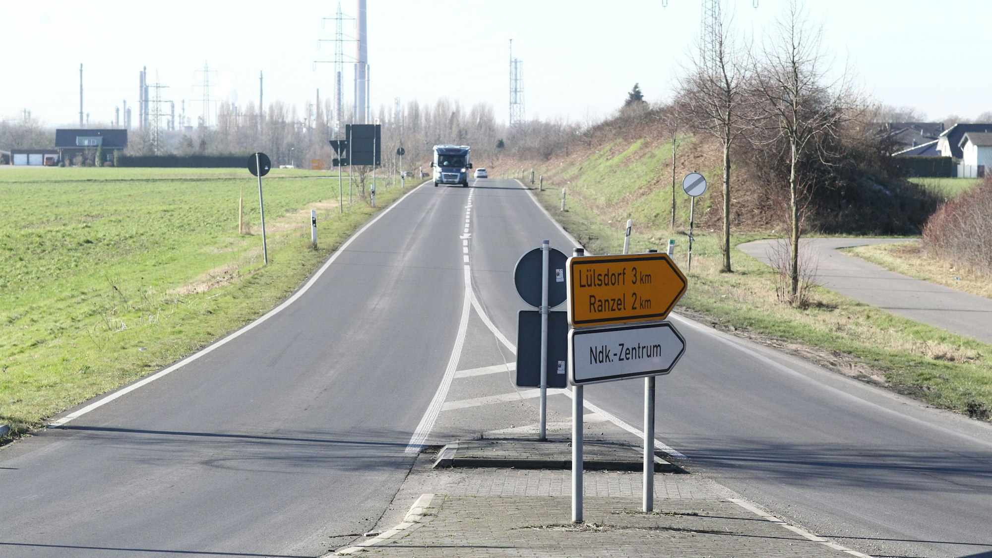 Auf Höhe des Kreisverkehrs von L 269 und L 82 soll die geplante Rheinspange 553 in einen Rheintunnel übergehen.