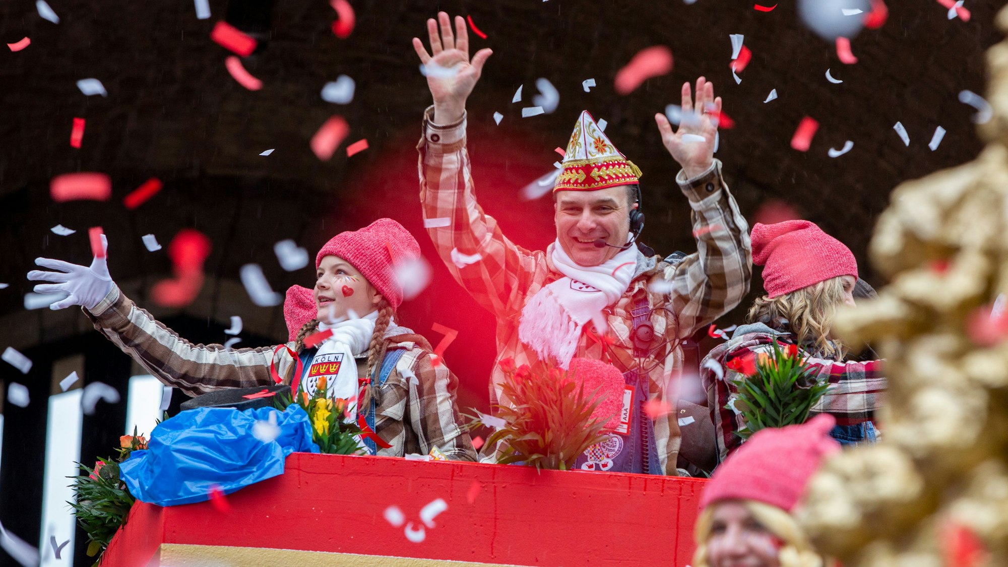 drmtopbilder - Rosenmontagszug in Köln.
Der Kölner Rosenmontagszug am Rosenmontag ist der Höhepunkt des Rheinischen Karneval.
Im Bild der neue Zugleiter Holger Kirsch.
Köln
24.02.2020
copyright by Michael Bause