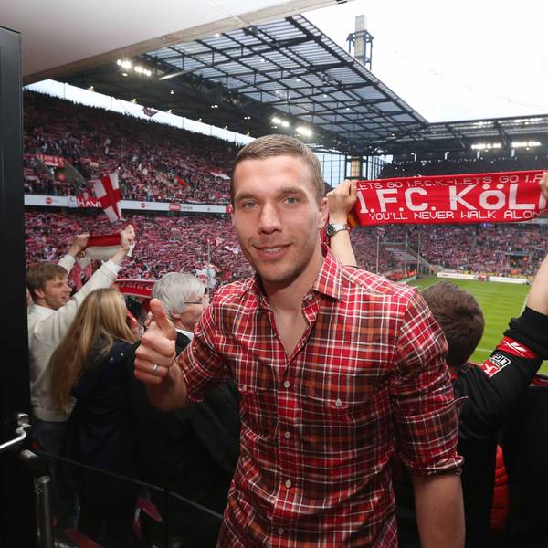 Lukas Podolski zu Besuch in seiner eigenen Loge im Rhein-Energie-Stadion bei einem Heimspiel des 1. FC Köln