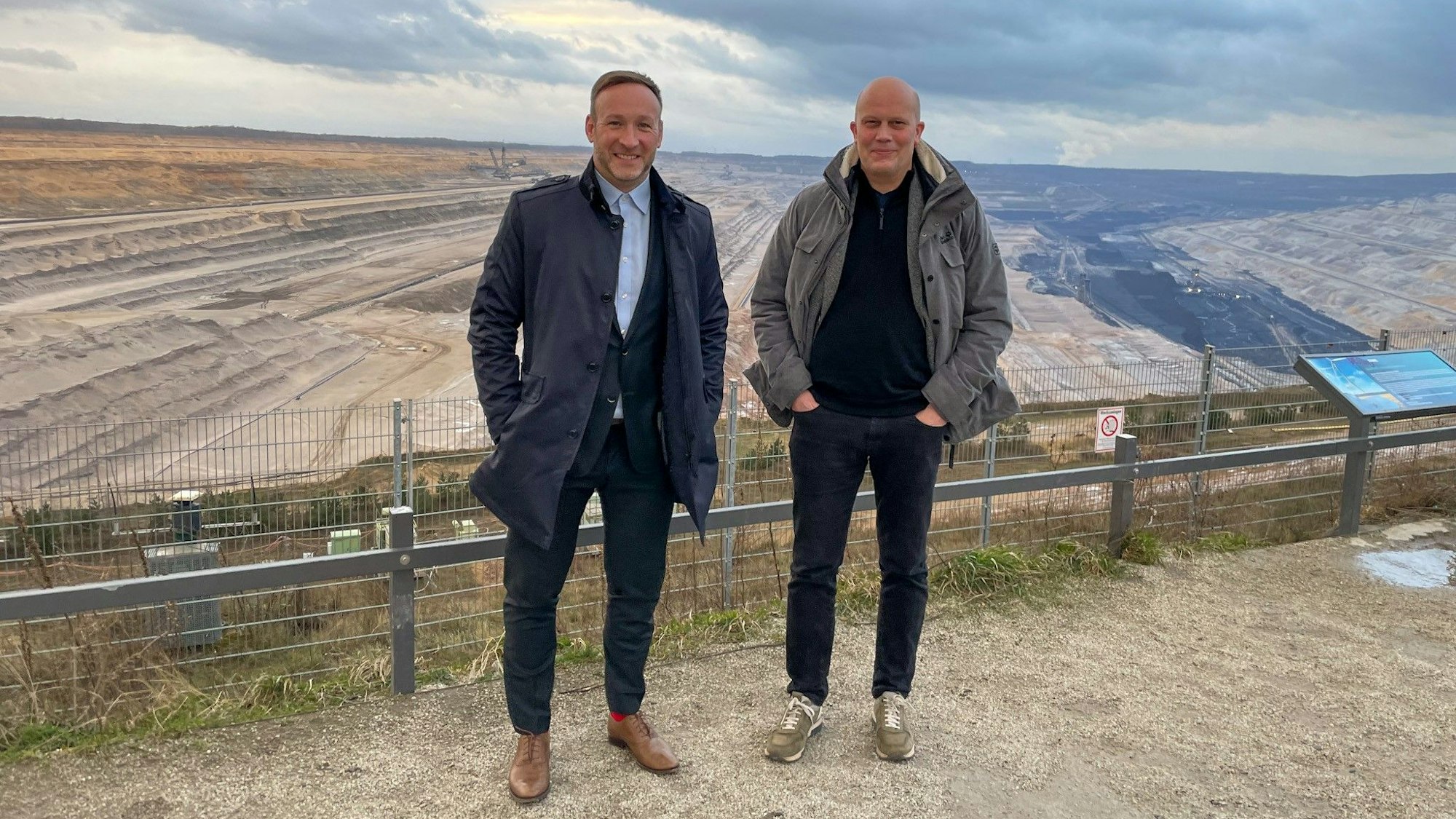 Andreas Heller (links), Bürgermeister von Elsdorf und Robert Broesi (Must Städtebau GmbH).