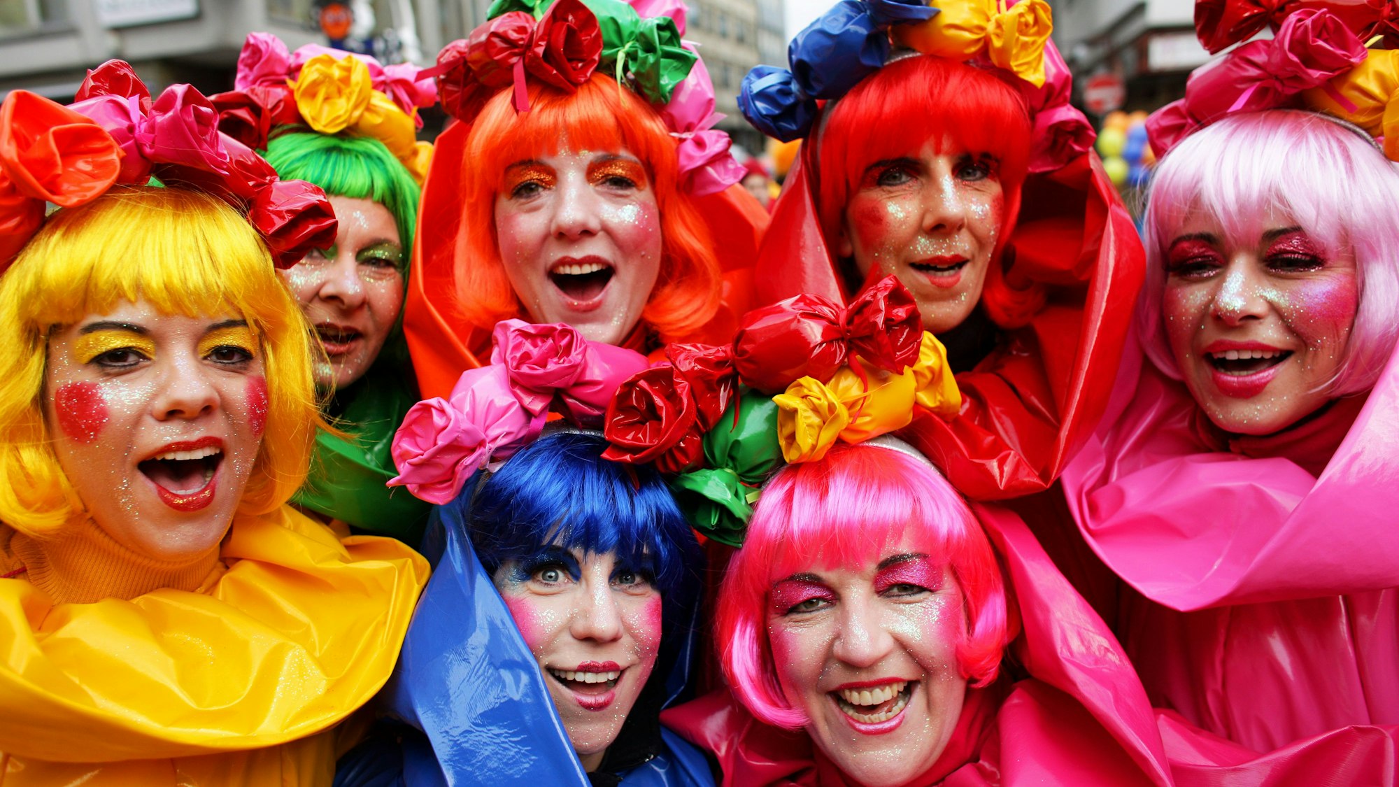 Feiertag der Frauen: Weiberfastnacht ist in den Veedeln was los!