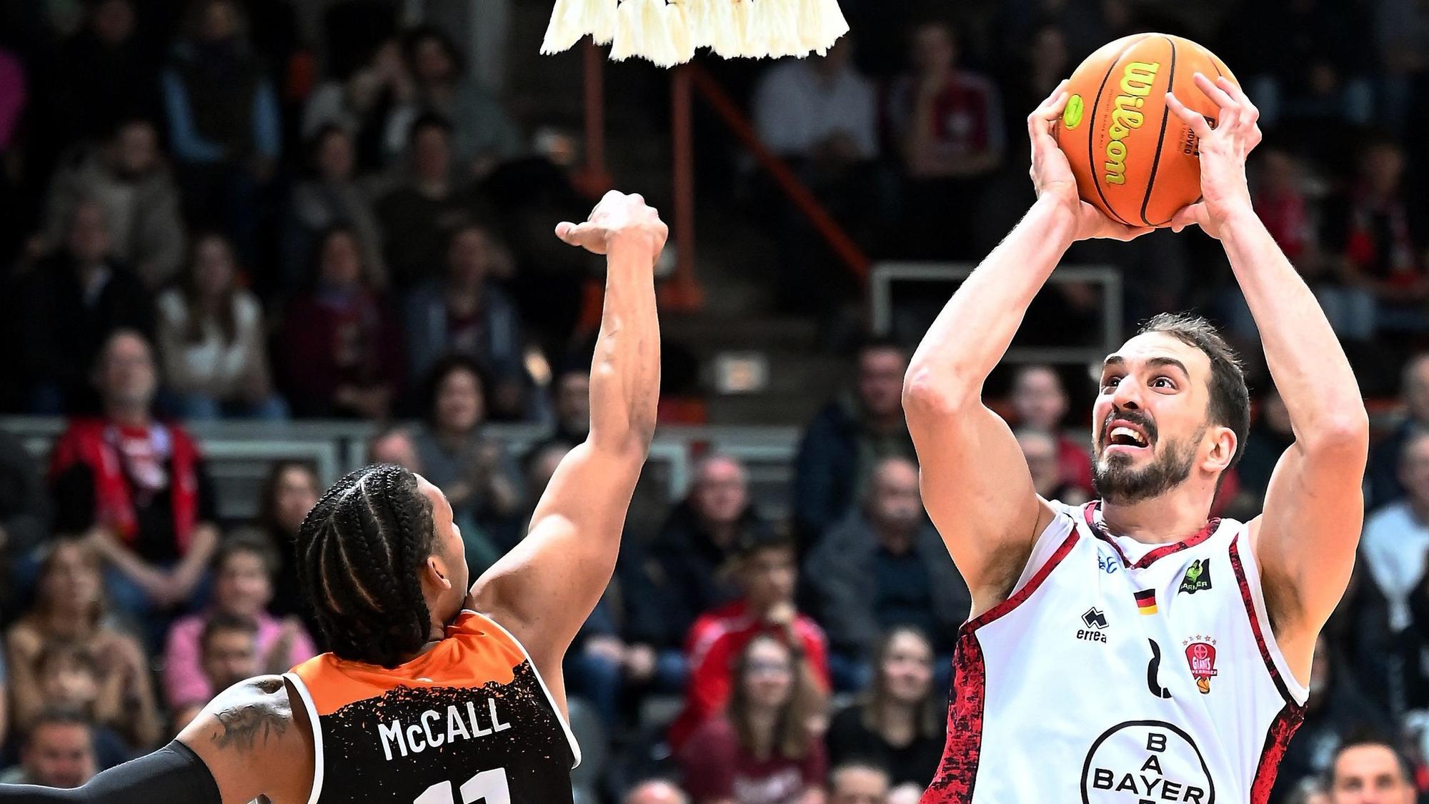 28.01.2023,-Basketball-Bayer Giants-Schwenningen
rechts: Dejan Kovacevic (Bayer)
Foto: Uli Herhaus