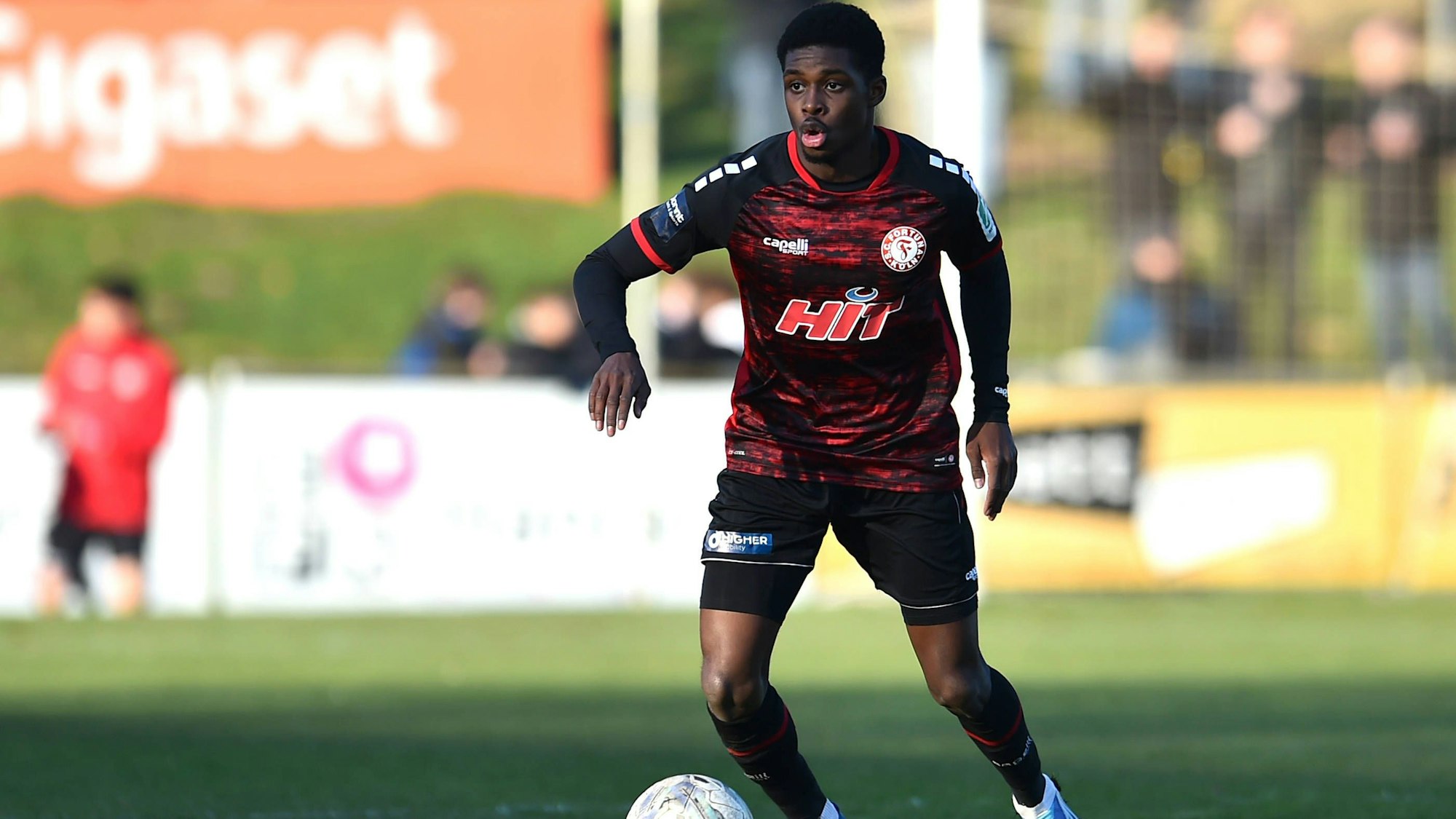 Jean-Marie Nadjombe hat sich in die Startelf von Fortuna Köln gespielt.