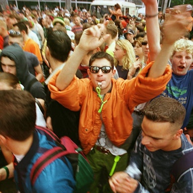 Feiernde auf der Berliner Love Parade im Jahr 1996.