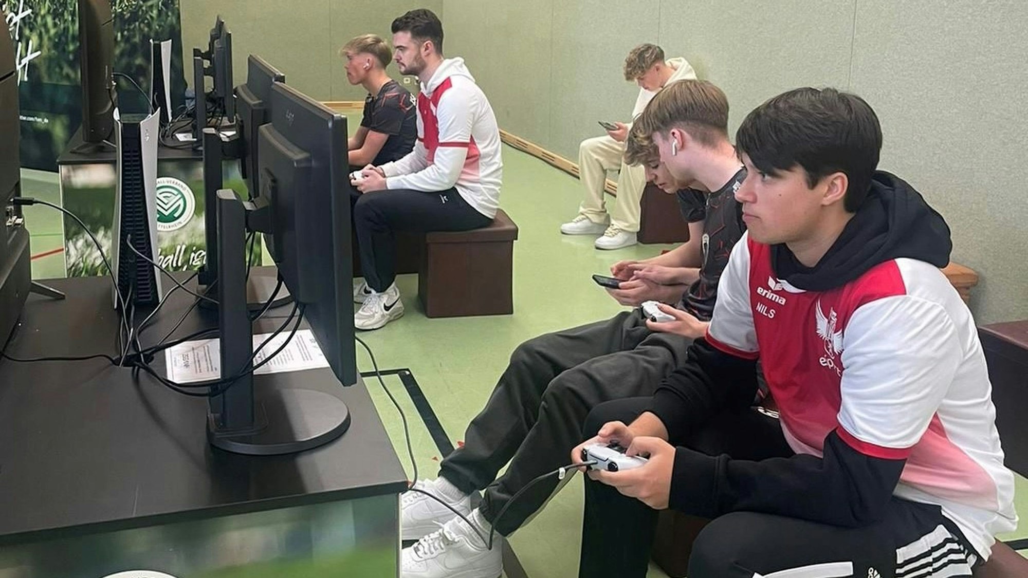 Die Fußballer der JSG Erft belegten bei der E-Footballmeisterschaft in Hennef den fünften Platz.