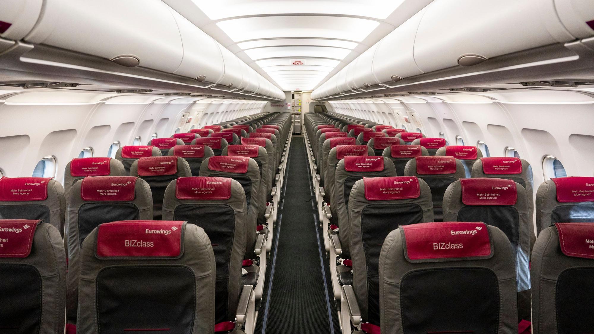 Das Bild zeigt die leere Eurowings-Maschine nach Klagenfurt.