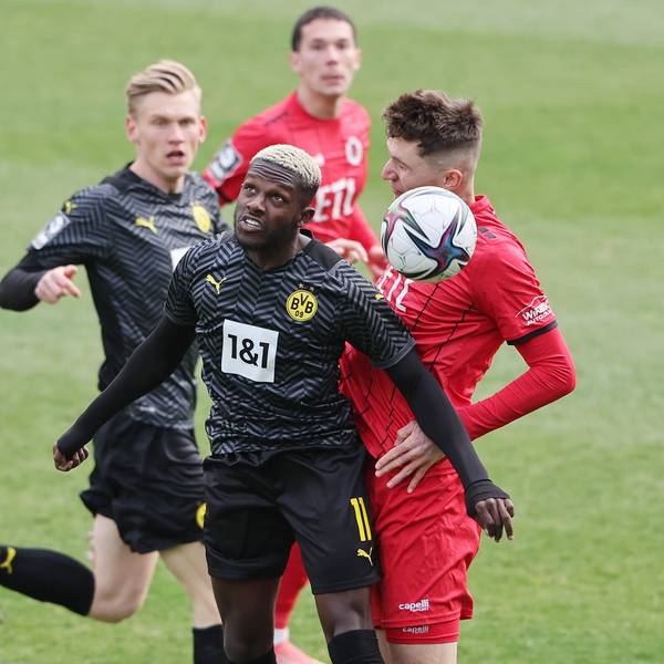 FC Viktoria Köln vs. Borussia Dortmund II, 3. Liga, von links: Richmond Tachie (BVB) Christoph Greger (Viktoria), 02.04.2022, Bild: Herbert Bucco
David Philipp