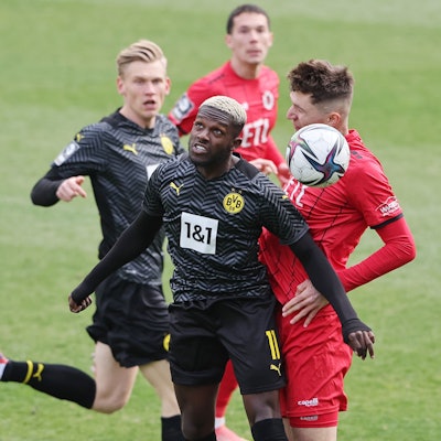 FC Viktoria Köln vs. Borussia Dortmund II, 3. Liga, von links: Richmond Tachie (BVB) Christoph Greger (Viktoria), 02.04.2022, Bild: Herbert Bucco
David Philipp