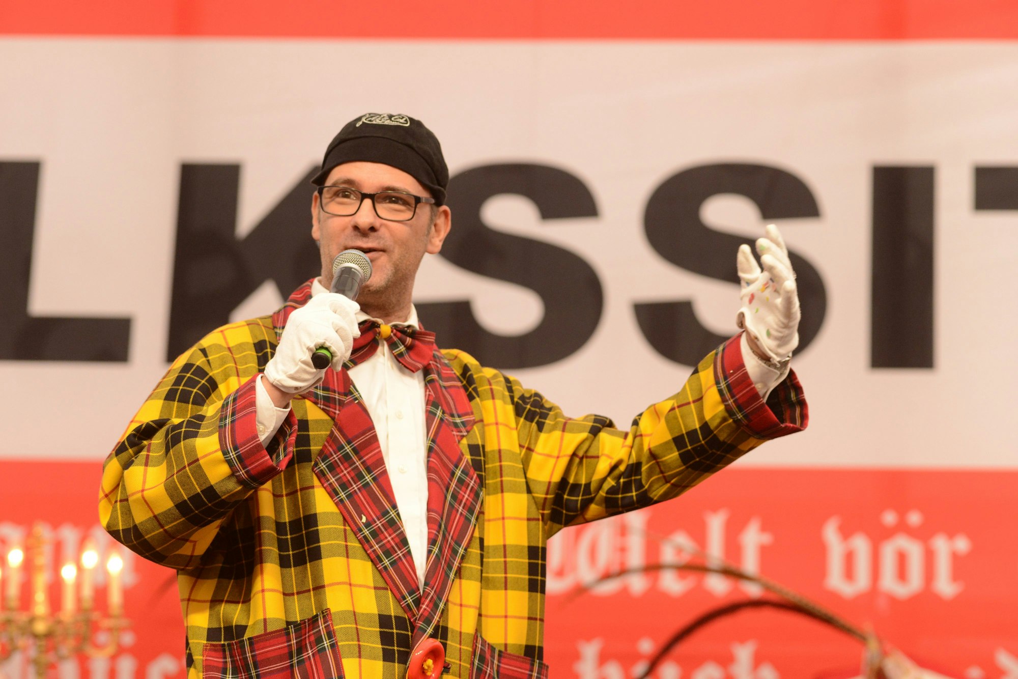 „Blötschkopp“ Marc Metzger spricht bei einer Veranstaltung Anfang Januar.