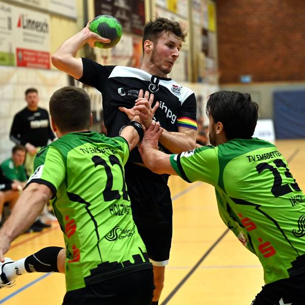 11.02.2023, Handball-Opladen-Emsdetten
mitte: Lars Branding (Opladen)
Foto: Uli Herhaus