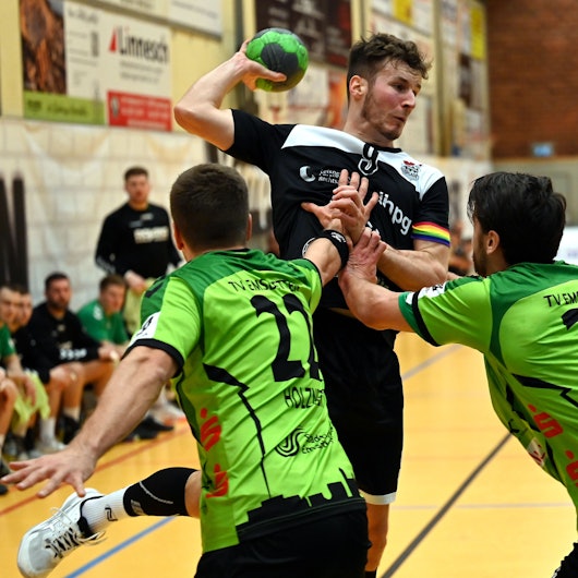 11.02.2023, Handball-Opladen-Emsdetten
mitte: Lars Branding (Opladen)
Foto: Uli Herhaus