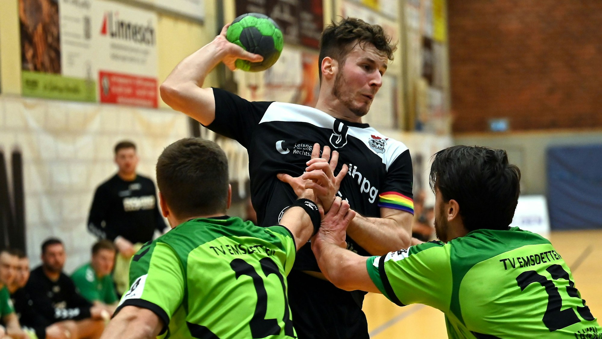 11.02.2023, Handball-Opladen-Emsdetten
mitte: Lars Branding (Opladen)
Foto: Uli Herhaus