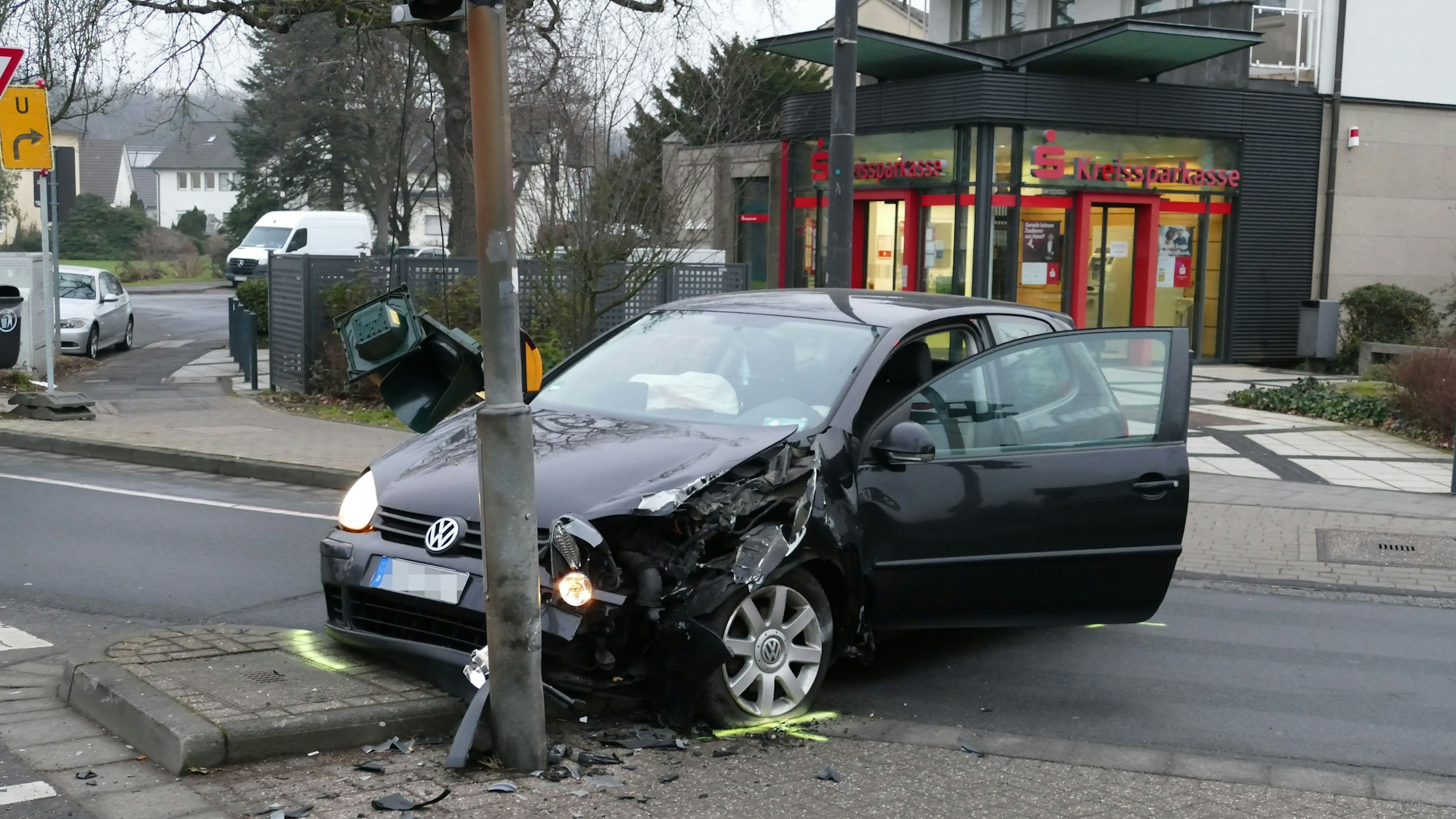 Schwerer Unfall auf der Römerstraße in Troisdorf.